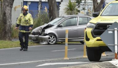 Minor injuries in two-car crash