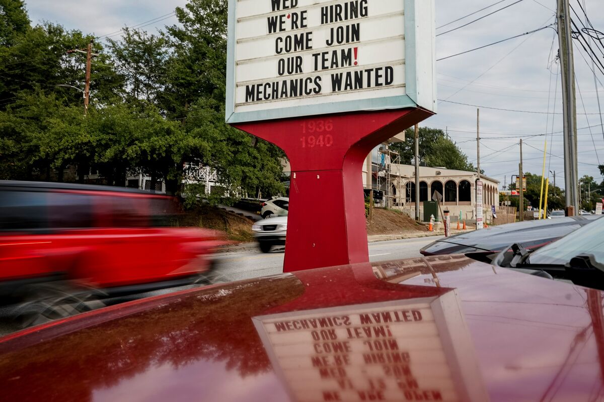 Modest US Hiring to Cap a Sluggish Year for the Job Market