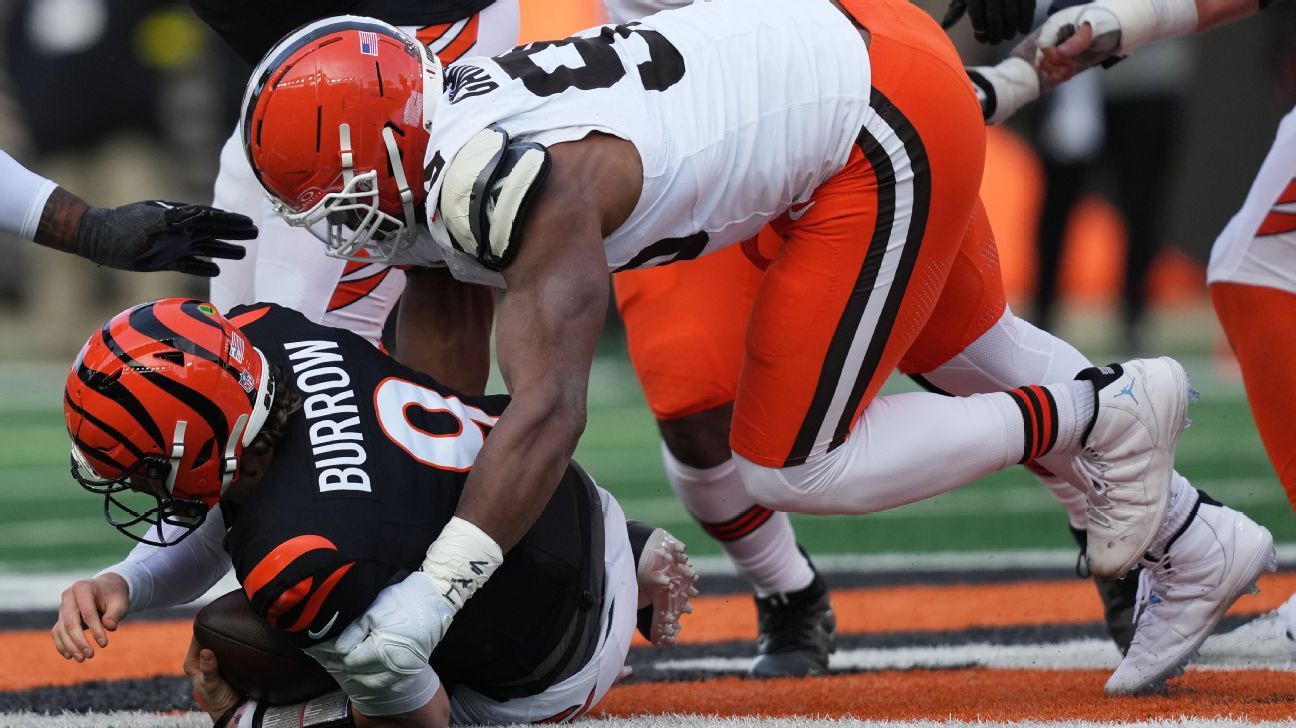 Browns' Myles Garrett gets sack No. 23 to set NFL single-season record