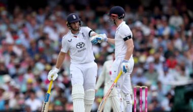 Ashes fifth test: Live updates from day two at the Sydney Cricket Ground