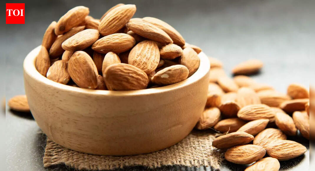 Almonds in the winter diet: Health benefits, possible side effects, who should avoid them, and the right way to eat |