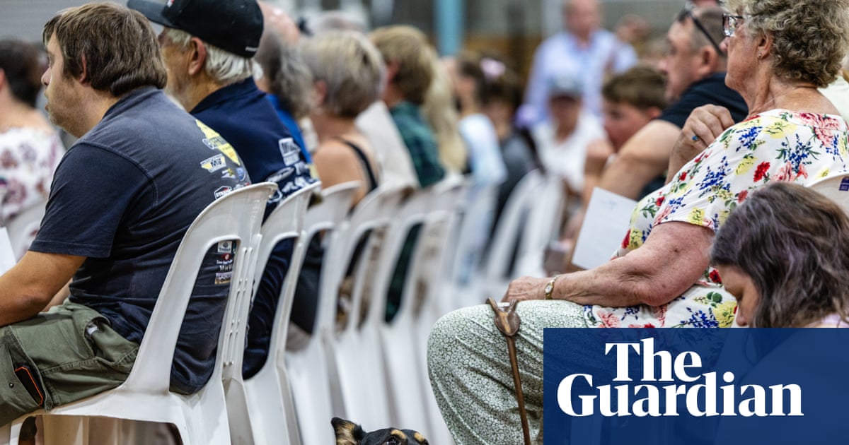‘Pack what’s precious’: Victorians bracing for catastrophic fire danger hunker down with caravans, kelpies and litres of water | Victoria