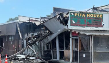 Fire engulfs east Auckland grocer during strike action