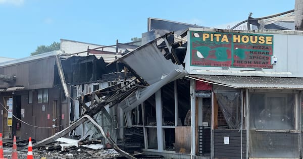 Fire engulfs east Auckland grocer during strike action