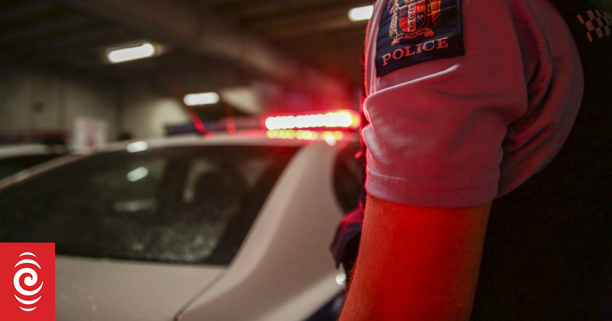 Mental health callouts: Police 'wiping their hands' - union