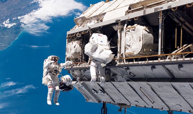 New study finds astronauts' brains change after space travel - Roch Valley Radio