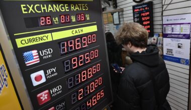 A screen at a currency exchange booth in Seoul’s Myeong-dong shopping district shows the Korean won trading at 1,469 per dollar, Thursday. The local currency strengthened by 7.8 won, closing at 1,469.7 won per dollar in daytime trading. Korea Times photo by Shim Hyun-chul
