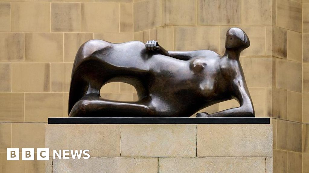 Temporary new home for Leeds city centre Henry Moore sculpture