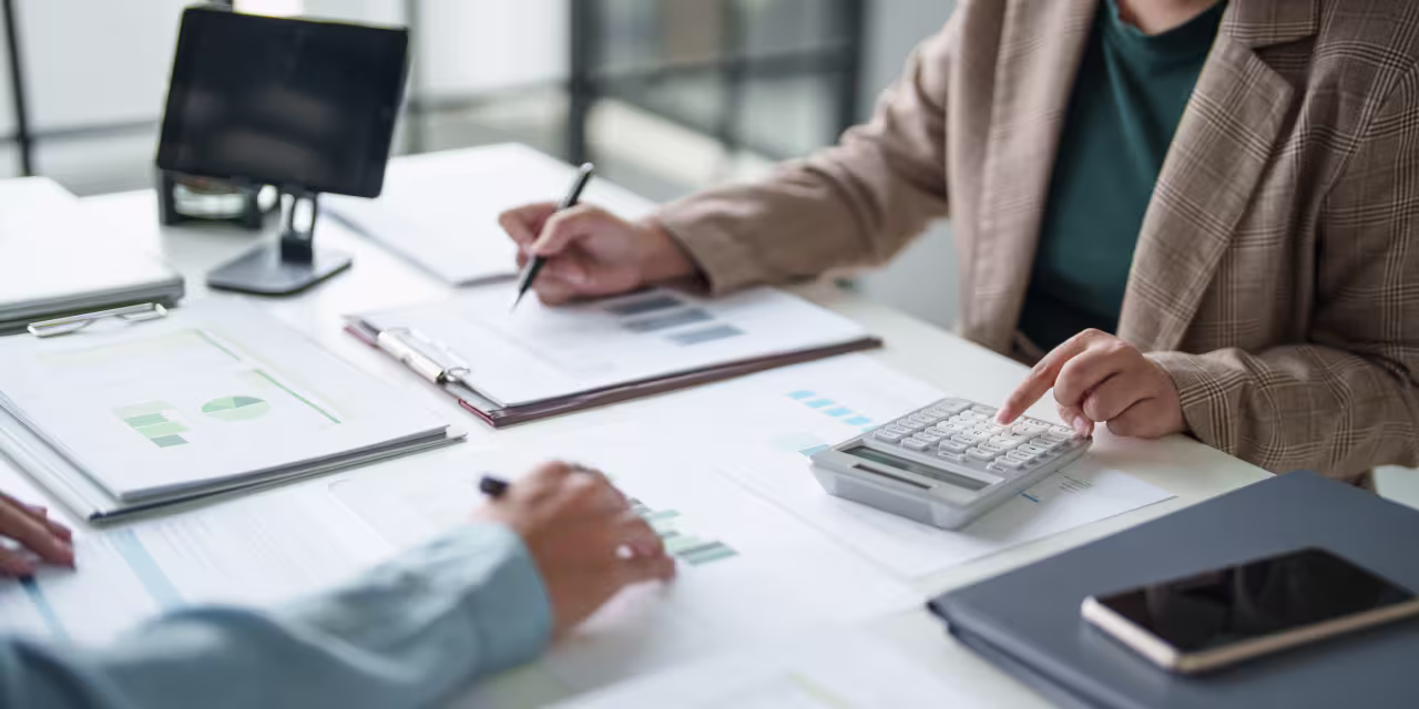 ‘I could have done without those 2 things.’ I used to like my adviser, but here’s what he did. Now I feel his 0.9% fee isn’t worth it and it’s a ‘little scary to leave him’