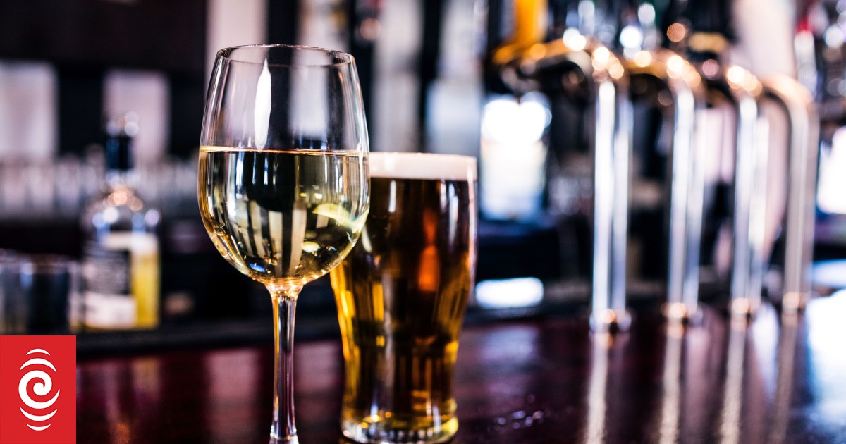 Alcohol consumption 'way too high' in NZ - health expert