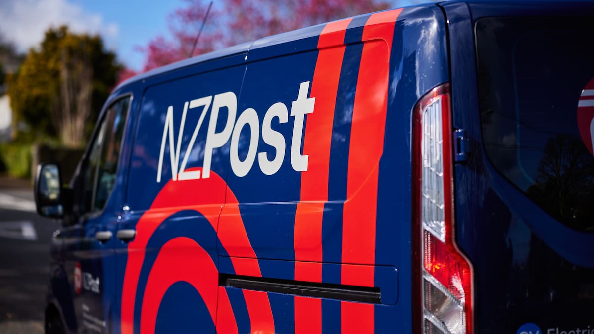 NZ Post cuts services, raising fears for offline older Kiwis – The Front Page