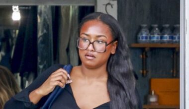 Sasha Obama shows off effortless street-style look with the perfect winter skirt