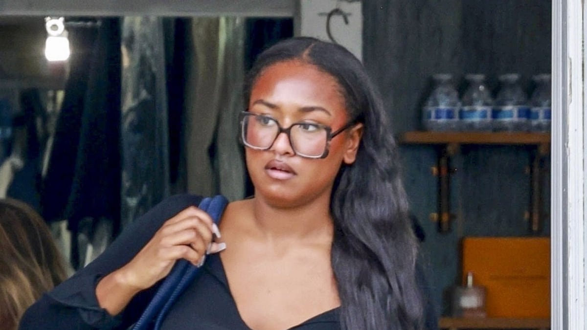 Sasha Obama shows off effortless street-style look with the perfect winter skirt