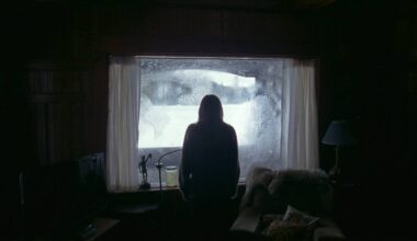 The Lodge is the perfect winter horror movie