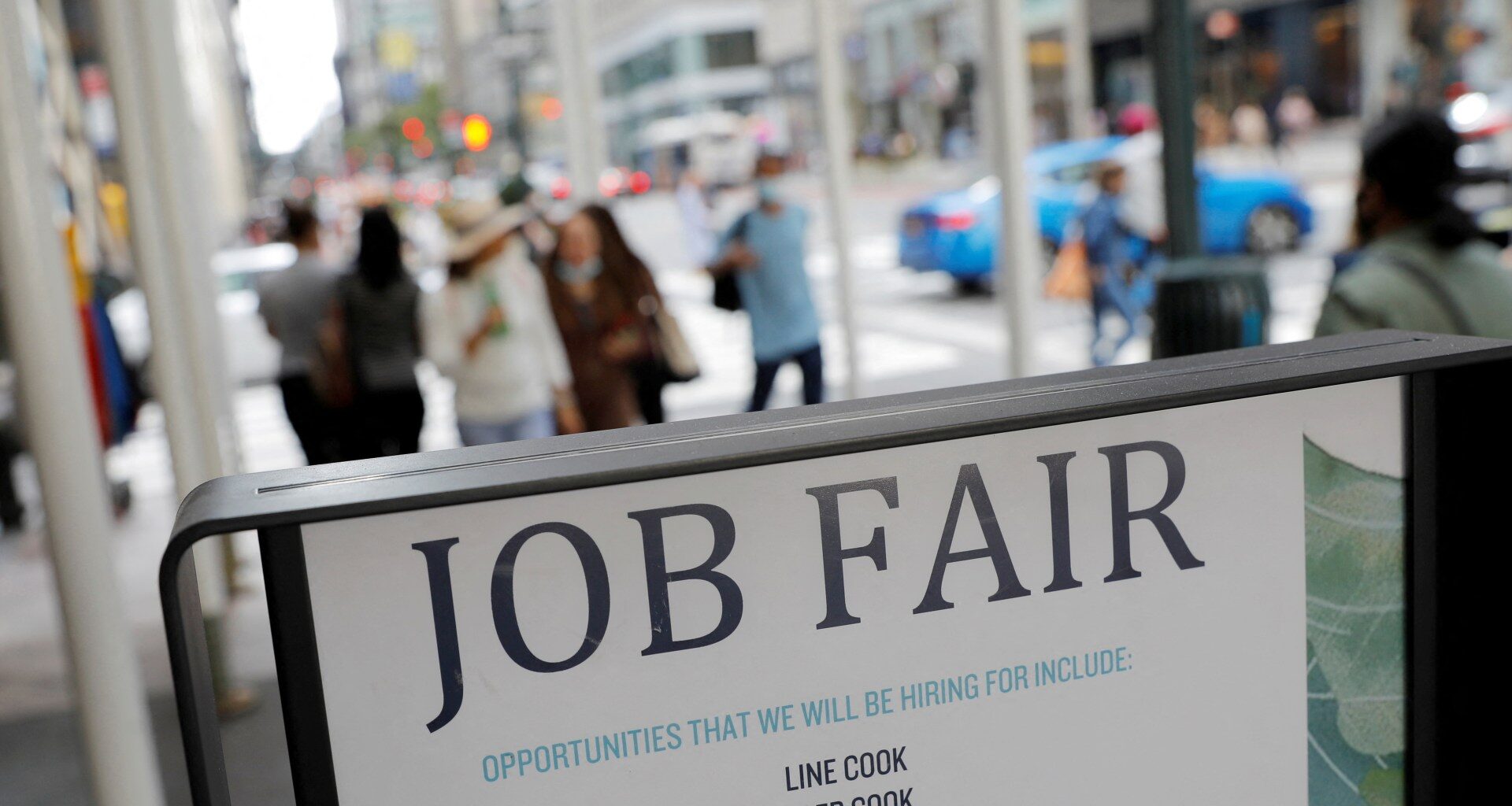 US jobless claims slow in last full week of 2025 amid weak labour market | Business and Economy News