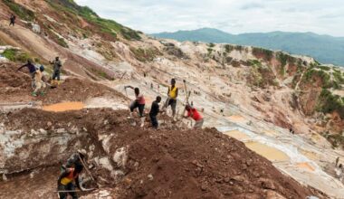 More than 200 killed in mine collapse