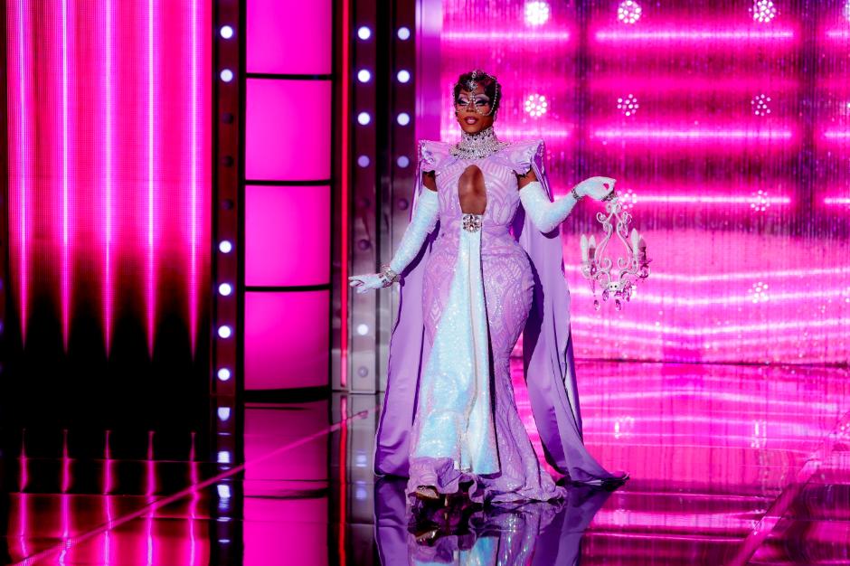 RuPaul's Drag Race Season 18, Episode 4 Vita runway