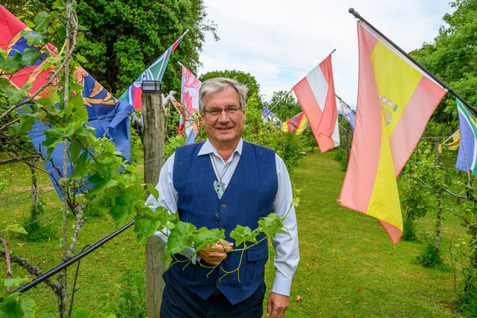 SunLive - Professor exporting NZ education to the world