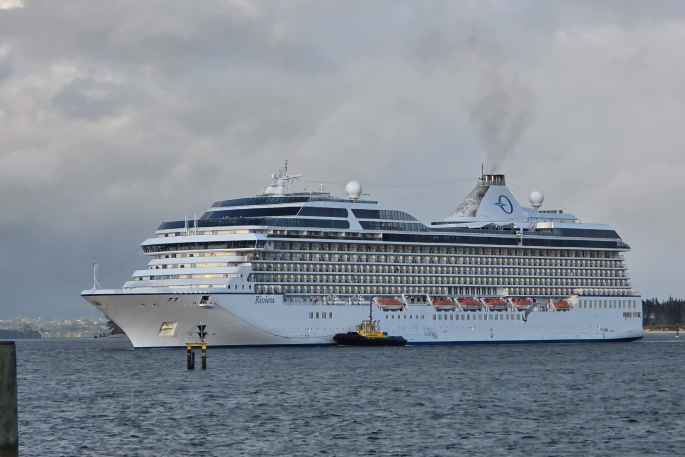 SunLive - Sombre time at Mount as cruise ship arrives