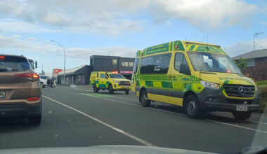 SunLive - Motorcyclist hurt in Tauranga crash