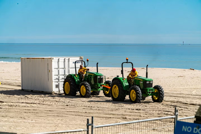 SunLive - Lifeguards race to clear red-stickered clubhouse