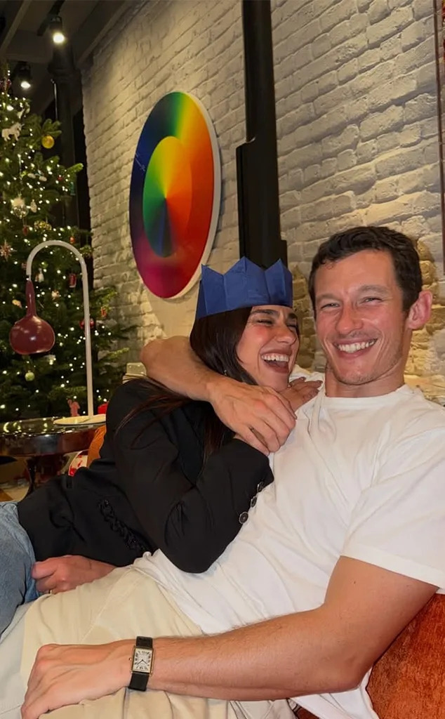 <p style="font-weight: 400;"><strong>Dua Lipa & Callum Turner</strong></p>