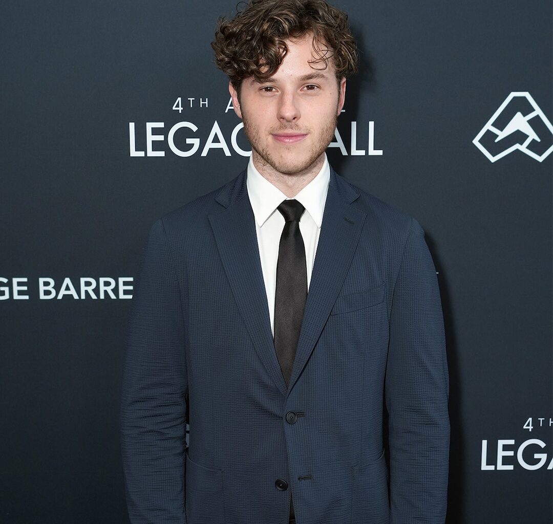 Modern Family’s Nolan Gould, Ariel Winter, Jesse Tyler Ferguson Reunite