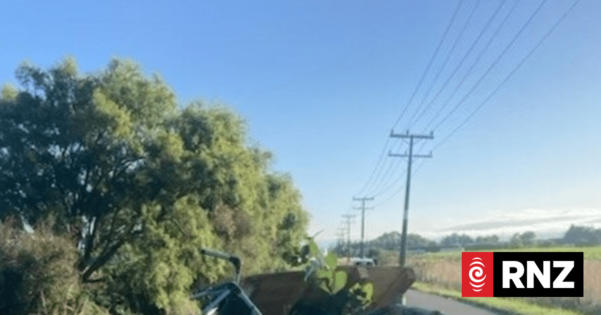 'Lucky you!' Council taunts owner of dumped spa pool