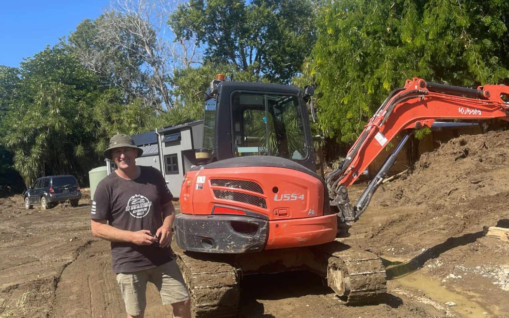 Te Araroa weather - Philippa Wright's property ....Gerald Holden 'Boots'