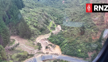 Te Araroa residents band together to get through the storm