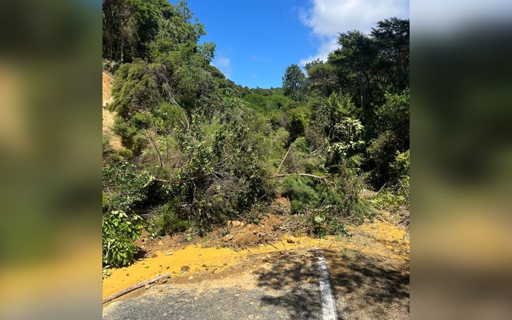 Slips across SH35 above Hicks Bay Motor Lodge.