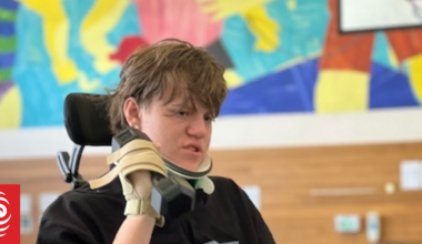 Community rallies around teen paralysed after hitting sand bank at Riversdale Beach