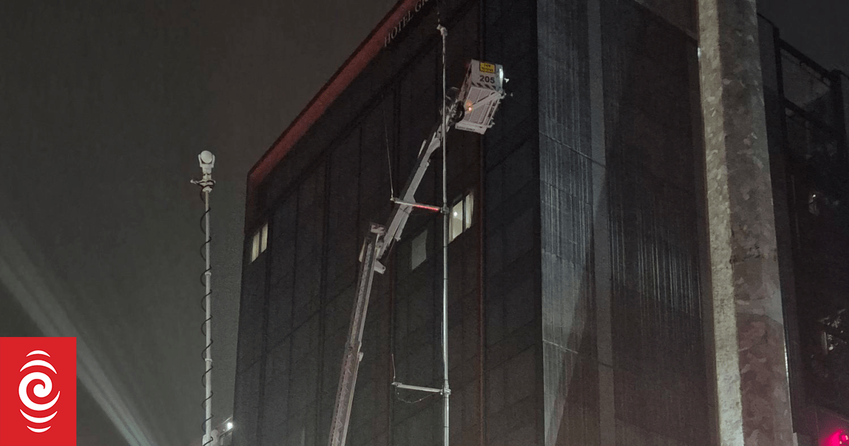 Auckland Hotel Grand Chancellor evacuated following fire
