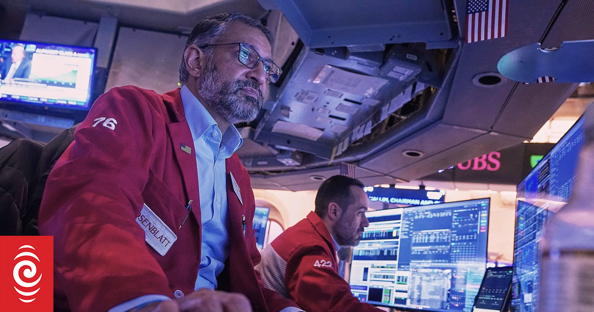 Dow tumbles more than 800 points and dollar slides over Greenland and tariff threats