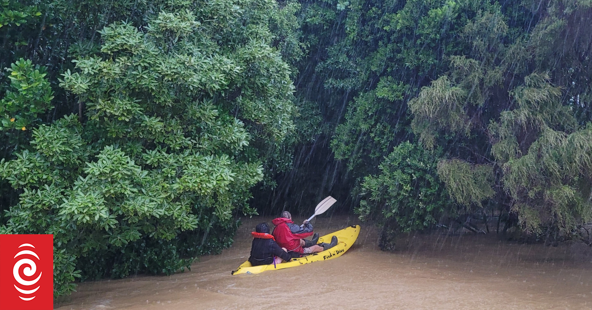 Women saved from 'eye-level water' in dramatic kayak rescue