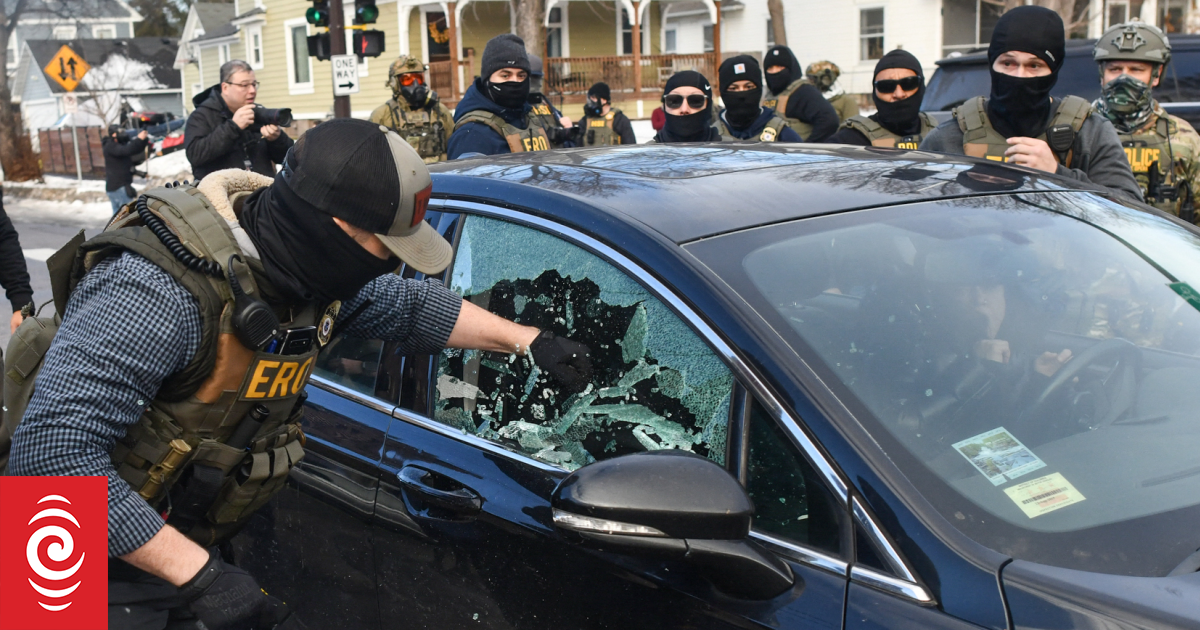 US judge orders federal agents to stop arresting, teargassing lawful Minnesota protesters