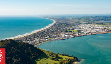 Man pulled from water at Mt Maunganui beach dies