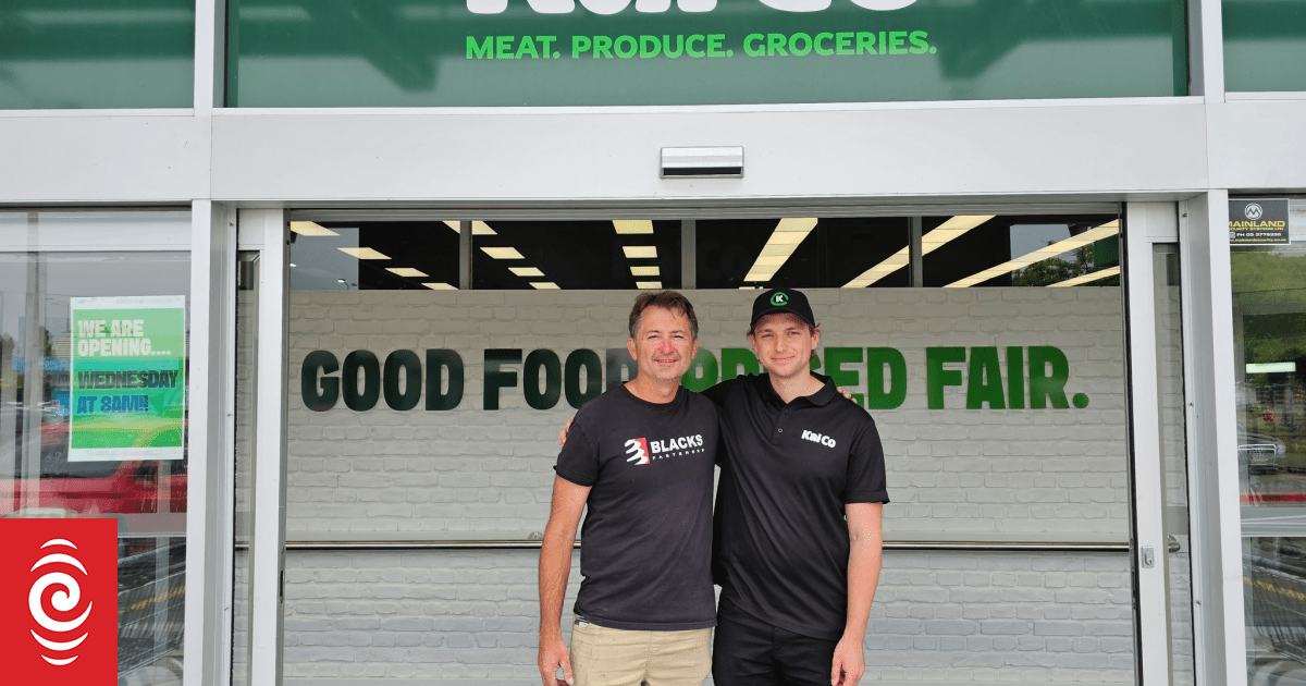 Christchurch shoppers out in droves for new alternative supermarket