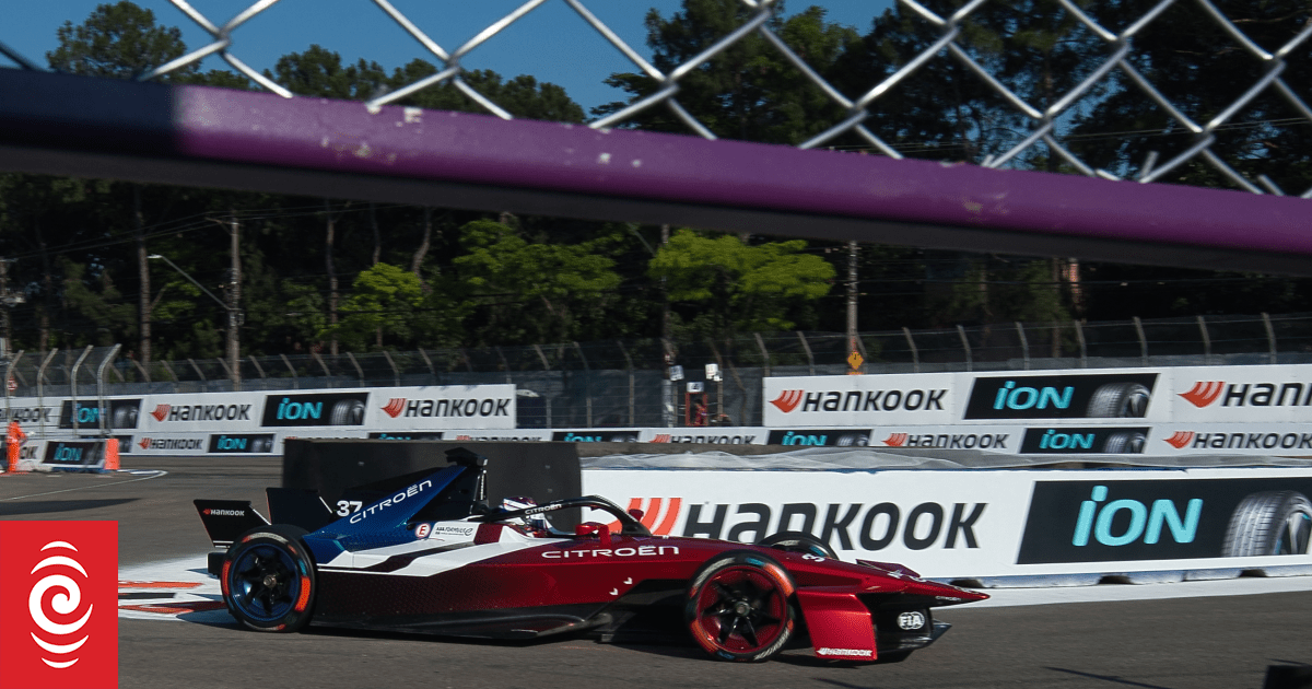 Kiwi Nick Cassidy secures maiden Formula E win for Citroen in chaotic Mexico City race