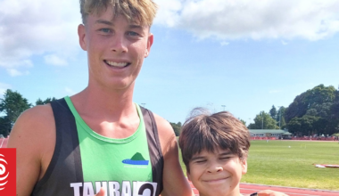 Athletics star Sam Ruthe guides young Tamahau Hicks to Colgate Games victory