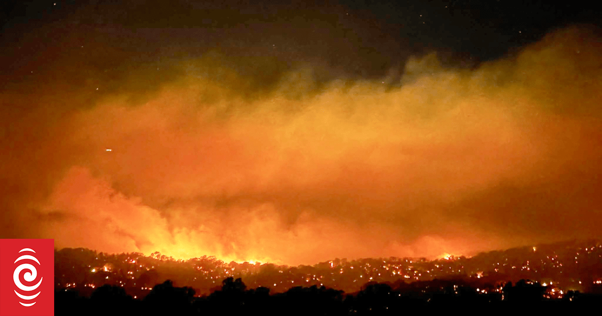 Three missing in Australian bushfires found safe