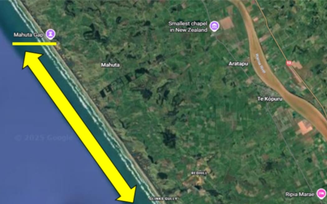 Rāhui from the Glinks Gully entrance to Mahuta Gap