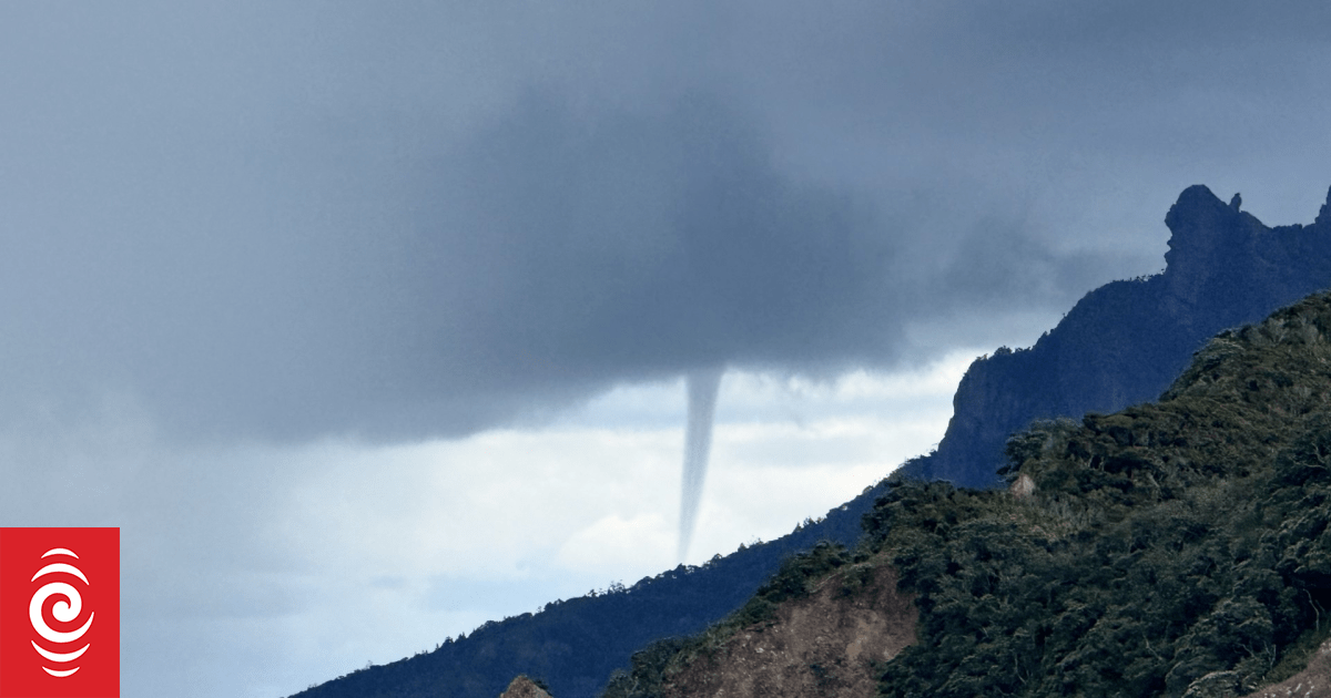 Boatie captures waterspout in Whangārei Harbour