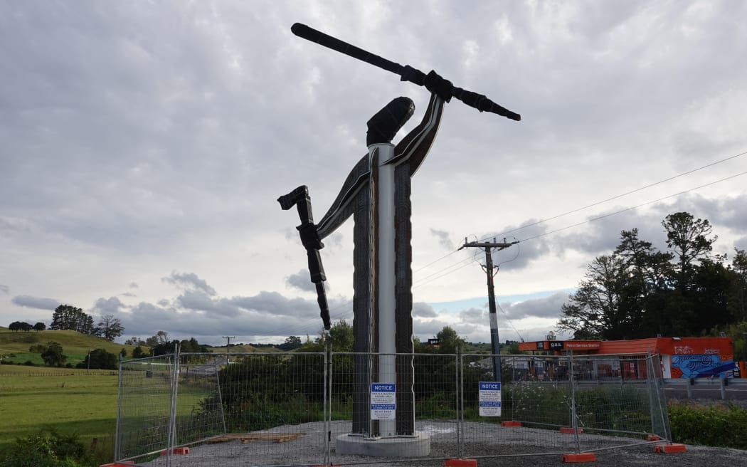 A towering pou ihi, or wayfinder pou, is being built at the turnoff on State Highway 1.