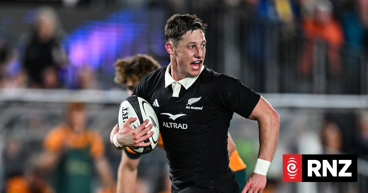 Cam Roigard recommits future to NZ Rugby