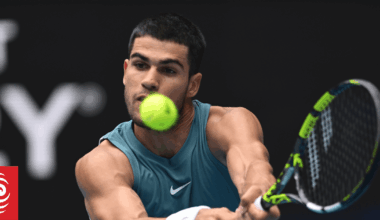 Carlos Alcaraz and Aryna Sabalenka through as fans fume at steamy Australian Open