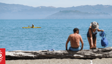 Weather: Heat warnings as temperatures set to hit high-30s