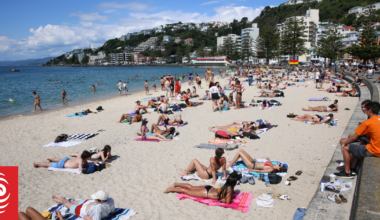 Weather: Heat warnings as temperatures set to hit high-30s