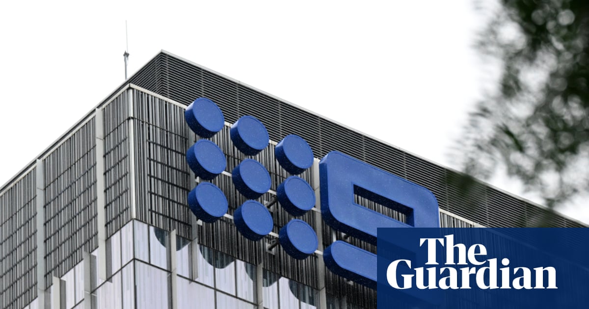 Nine sells radio stations including 2GB and 3AW to Sydney pub baron Arthur Laundy | Australia news