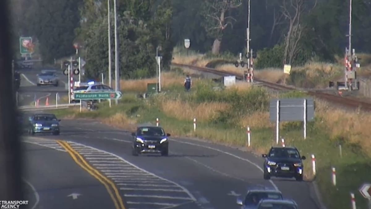 Three injured, one critically, in Levin crash shortly after police pursuit